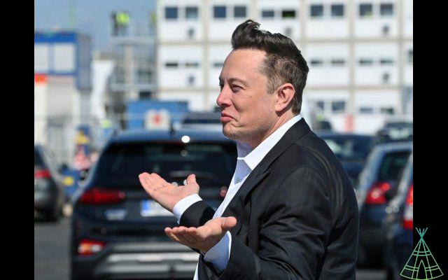 Elon Musk leaves tiny house and goes to an 80m² house